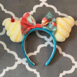 NWOT Dole Whip Minnie Mouse Ear Headband! 🍍